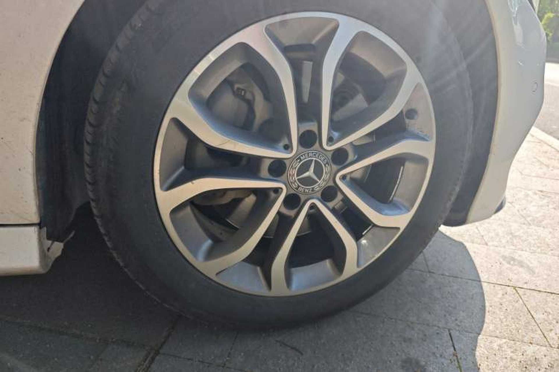 Used Mercedes-Benz C-Class 2018 C 180 L Fashion Edition Sport Version Right Front Wheel Hub