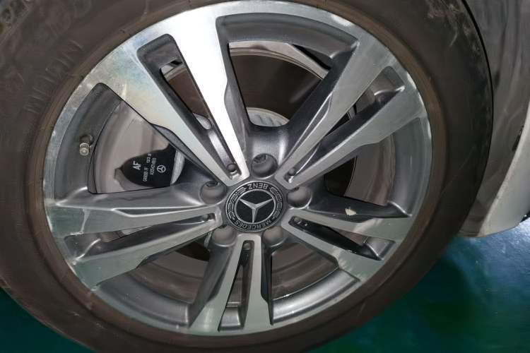 Used Mercedes-Benz C-Class 2018 C 200 L Sport Edition Right Front Wheel Hub