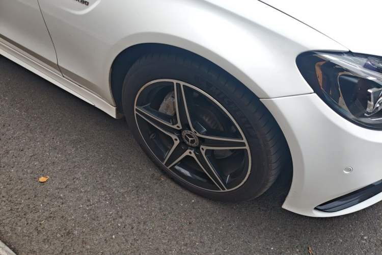 Used Mercedes-Benz C-Class 2018 C 200 Coupe Right Front Wheel Hub