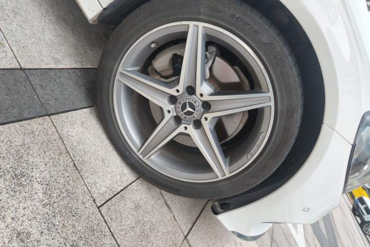 Used Mercedes-Benz C-Class 2018 C 200 L Sport Edition Achievement Special Edition Right Front Wheel Hub