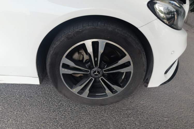 Used Mercedes-Benz C-Class 2018 C 200 Sport Edition Right Front Wheel Hub