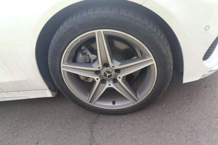 Used Mercedes-Benz C-Class 2018 C 200 L Sport Edition Achievement Special Edition Right Front Wheel Hub