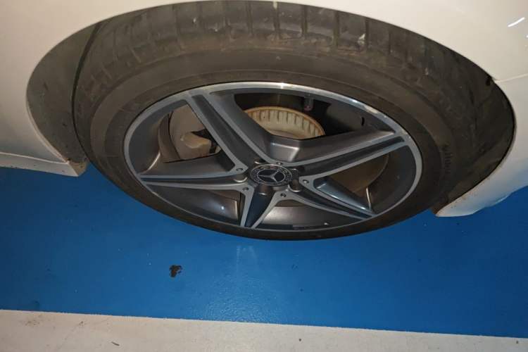 Used Mercedes-Benz C-Class 2018 C 200 L Sport Edition Achievement Special Edition Right Front Wheel Hub