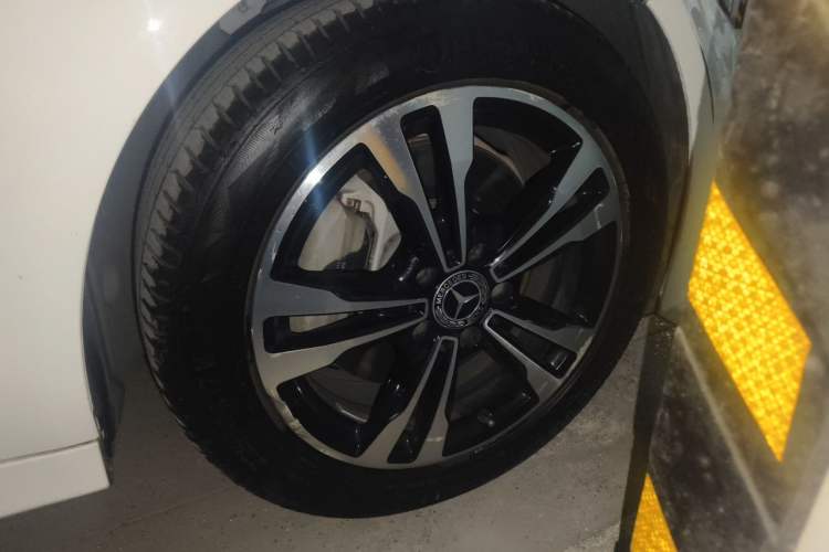 Used Mercedes-Benz C-Class 2018 C 200 Sport Edition Right Front Wheel Hub