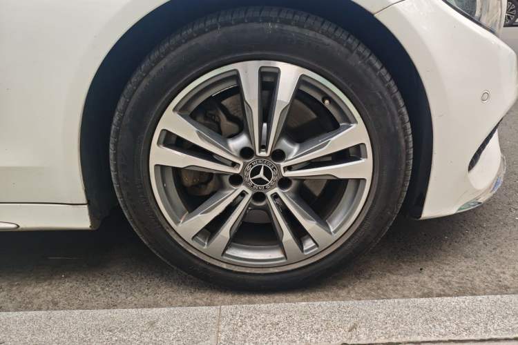 Used Mercedes-Benz C-Class 2018 C 200 L Sport Edition Right Front Wheel Hub