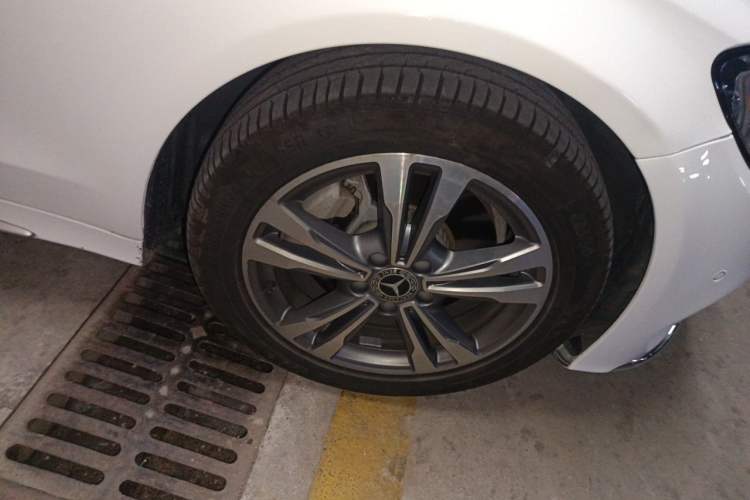 Used Mercedes-Benz C-Class 2018 C 200 L Sport Edition Right Front Wheel Hub