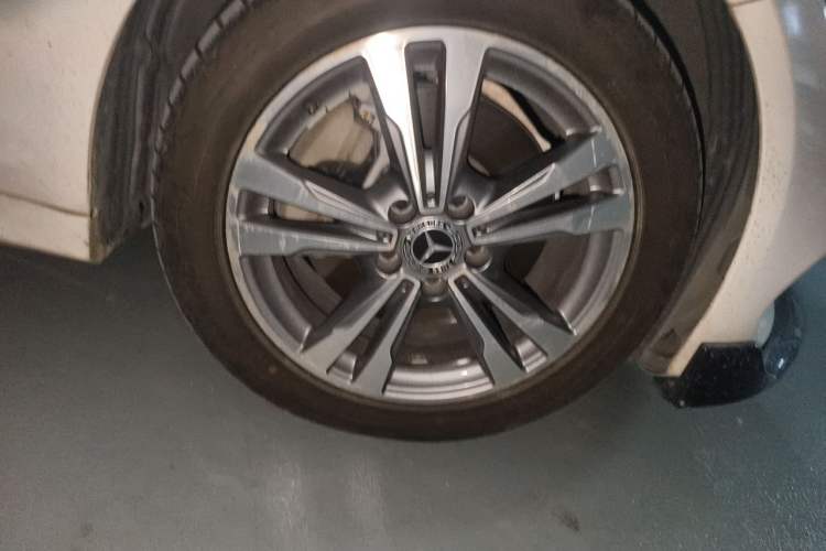 Used Mercedes-Benz C-Class 2018 C 200 L Sport Edition Right Front Wheel Hub