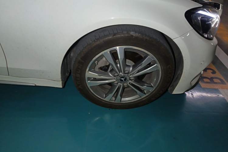 Used Mercedes-Benz C-Class 2018 C 200 L Sport Edition Right Front Wheel Hub