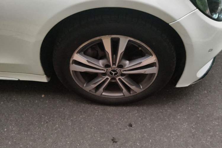 Used Mercedes-Benz C-Class 2018 C 200 L Sport Edition Right Front Wheel Hub