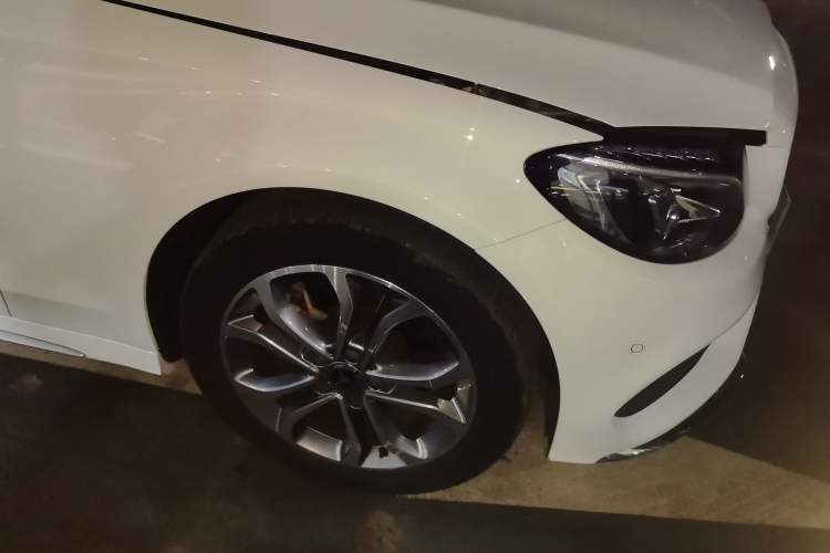 Used Mercedes-Benz C-Class 2018 C 180 L Dynamic Sports Edition Right Front Wheel Hub