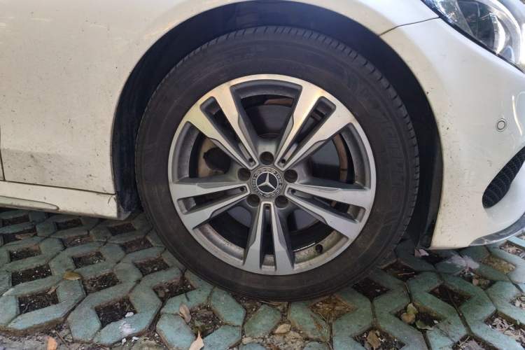 Used Mercedes-Benz C-Class 2018 C 200 L Sport Edition Right Front Wheel Hub