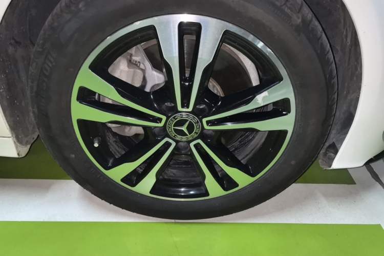 Used Mercedes-Benz C-Class 2018 C 200 Sport Edition Right Front Wheel Hub