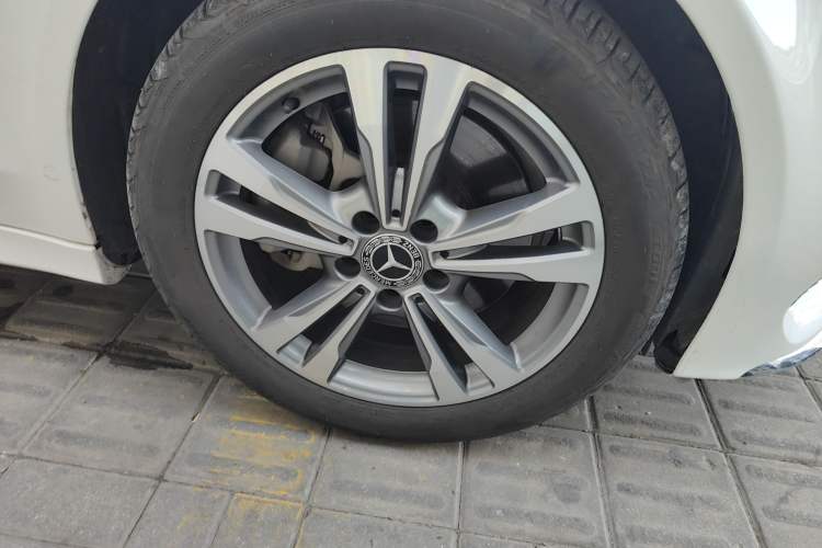 Used Mercedes-Benz C-Class 2018 C 200 L Sport Edition Right Front Wheel Hub