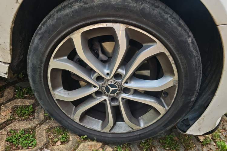 Used Mercedes-Benz C-Class 2018 C 180 L Fashion Edition Sport Version Right Front Wheel Hub