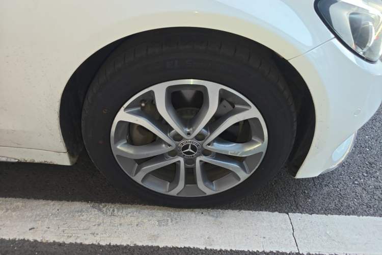 Used Mercedes-Benz C-Class 2018 C 180 L Fashion Edition Sport Version Right Front Wheel Hub