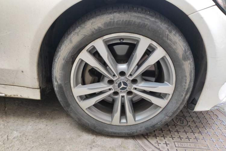 Used Mercedes-Benz C-Class 2018 C 200 L Sport Edition Right Front Wheel Hub