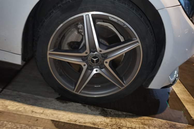 Used Mercedes-Benz C-Class 2018 C 200 L Sport Edition Achievement Special Edition Right Front Wheel Hub