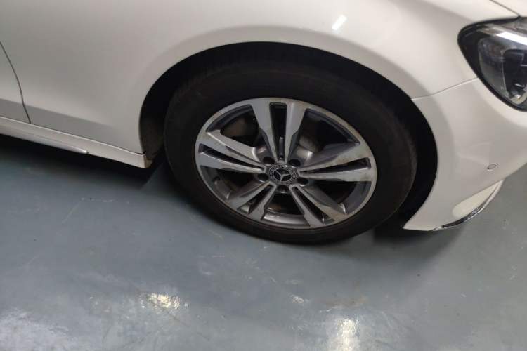 Used Mercedes-Benz C-Class 2018 C 200 L Sport Edition Right Front Wheel Hub