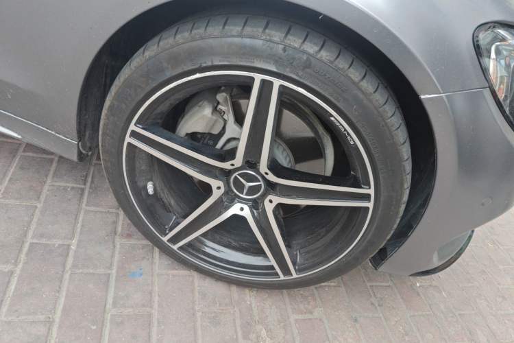 Used Mercedes-Benz C-Class 2018 C 200 Sport Edition Right Front Wheel Hub
