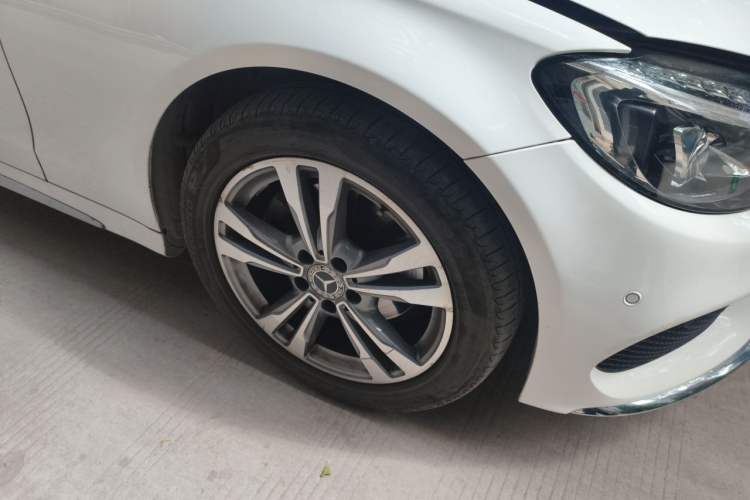 Used Mercedes-Benz C-Class 2018 C 200 L Right Front Wheel Hub