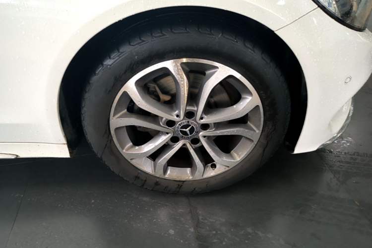Used Mercedes-Benz C-Class 2018 C 180 L Fashion Edition Sport Version Right Front Wheel Hub