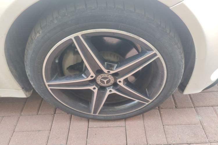 Used Mercedes-Benz C-Class 2018 C 200 Achievement Special Edition Right Front Wheel Hub
