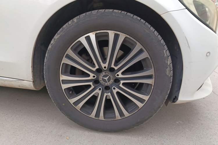 Used Mercedes-Benz C-Class 2018 C 200 L Right Front Wheel Hub