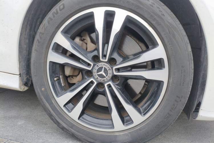 Used Mercedes-Benz C-Class 2018 C 200 Sport Edition Right Front Wheel Hub