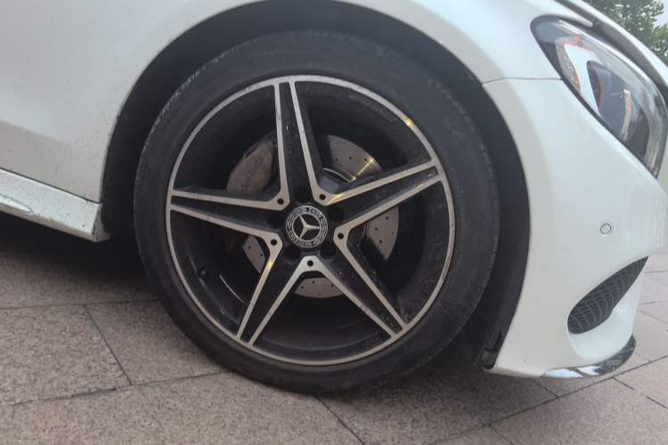 Used Mercedes-Benz C-Class 2018 C 200 Coupe Right Front Wheel Hub