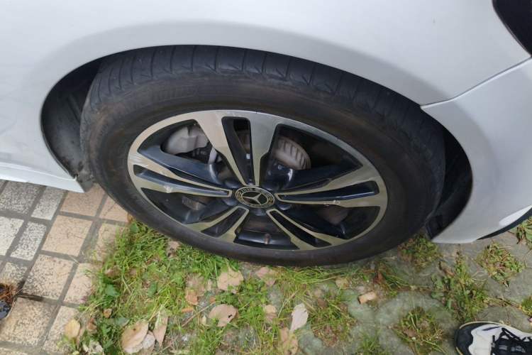 Used Mercedes-Benz C-Class 2018 C 200 Sport Edition Right Front Wheel Hub