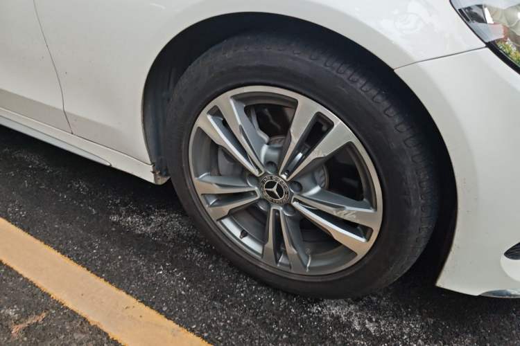 Used Mercedes-Benz C-Class 2018 C 200 L Sport Edition Right Front Wheel Hub