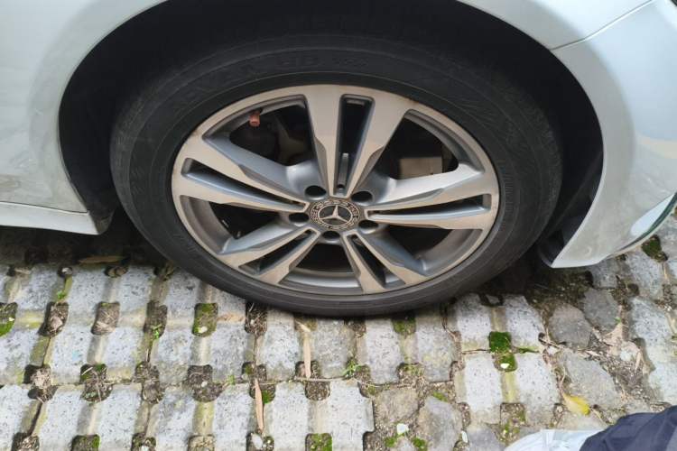 Used Mercedes-Benz C-Class 2018 C 200 L Sport Edition Right Front Wheel Hub