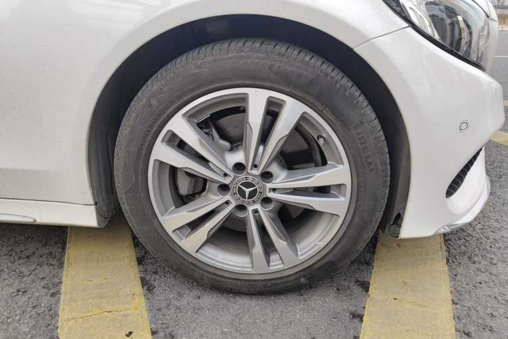 Used Mercedes-Benz C-Class 2018 C 200 L Sport Edition Right Front Wheel Hub
