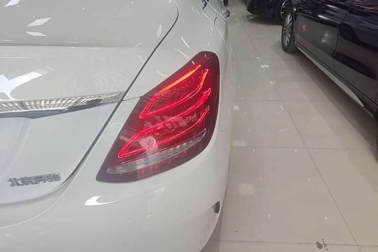 Used Mercedes-Benz C-Class 2018 C 180 L Fashion Edition Sport Version Right Rear Taillight