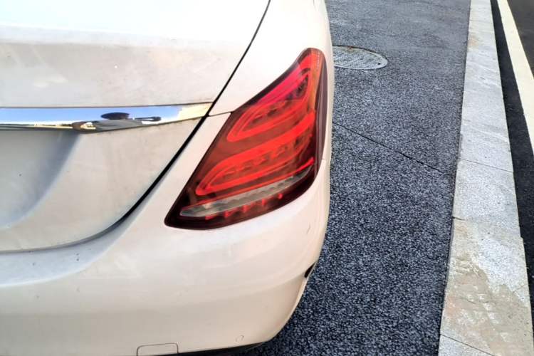 Used Mercedes-Benz C-Class 2018 C 180 L Fashion Edition Sport Version Right Rear Taillight