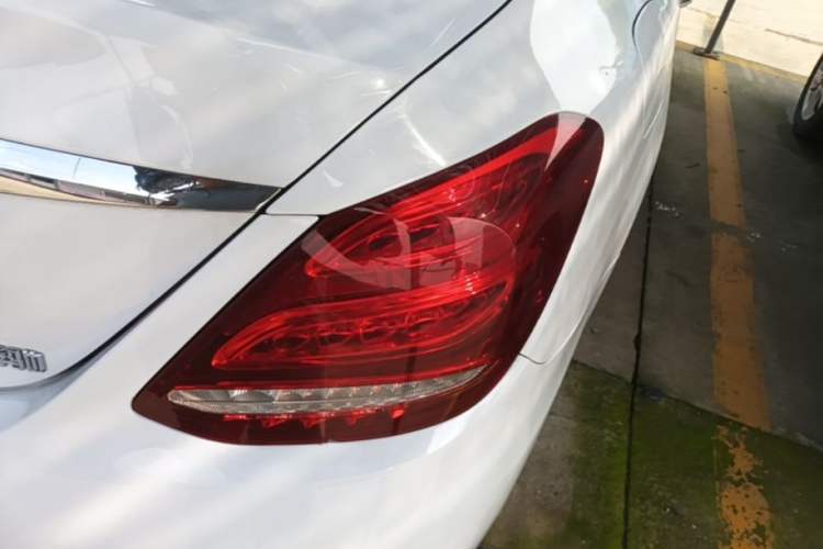 Used Mercedes-Benz C-Class 2018 C 180 L Fashion Edition Sport Version Right Rear Taillight