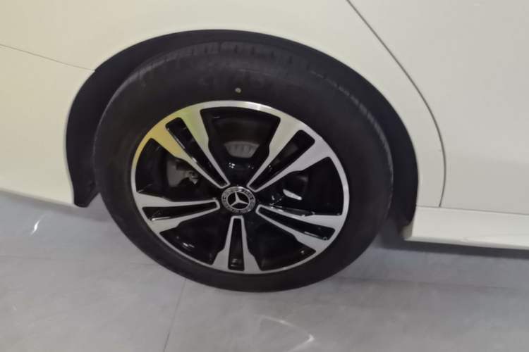 Used Mercedes-Benz C-Class 2018 C 200 Sport Edition Right Rear Wheel Hub