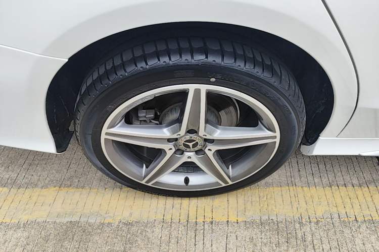 Used Mercedes-Benz C-Class 2018 C 200 L Sport Edition Achievement Special Edition Right Rear Wheel Hub