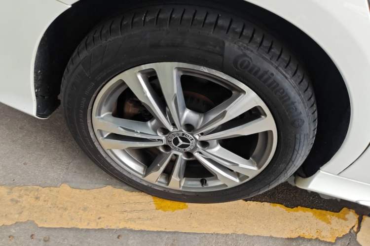 Used Mercedes-Benz C-Class 2018 C 200 L Sport Edition Right Rear Wheel Hub