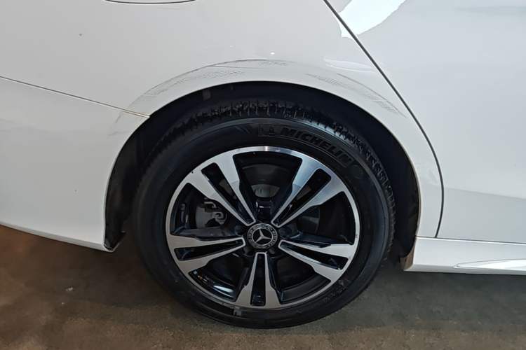 Used Mercedes-Benz C-Class 2018 C 200 Sport Edition Right Rear Wheel Hub