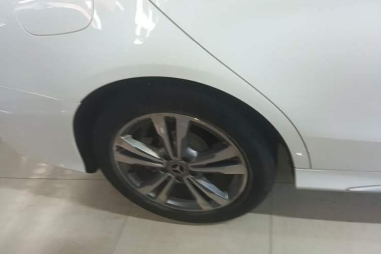 Used Mercedes-Benz C-Class 2018 C 200 L Sport Edition Right Rear Wheel Hub