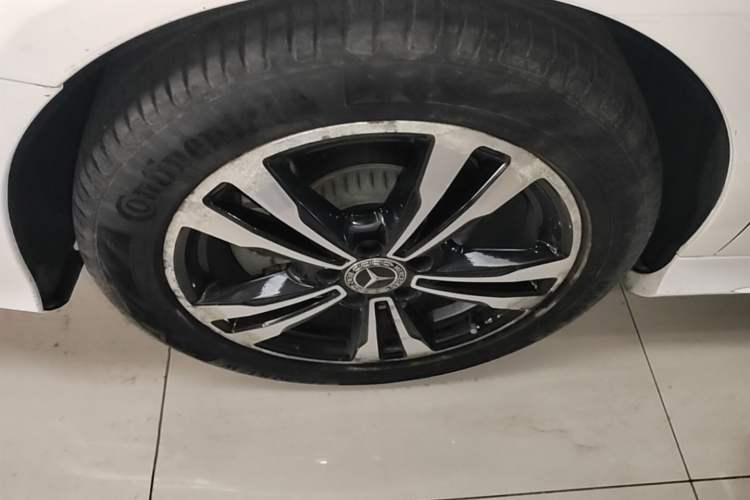 Used Mercedes-Benz C-Class 2018 C 200 Sport Edition Right Rear Wheel Hub