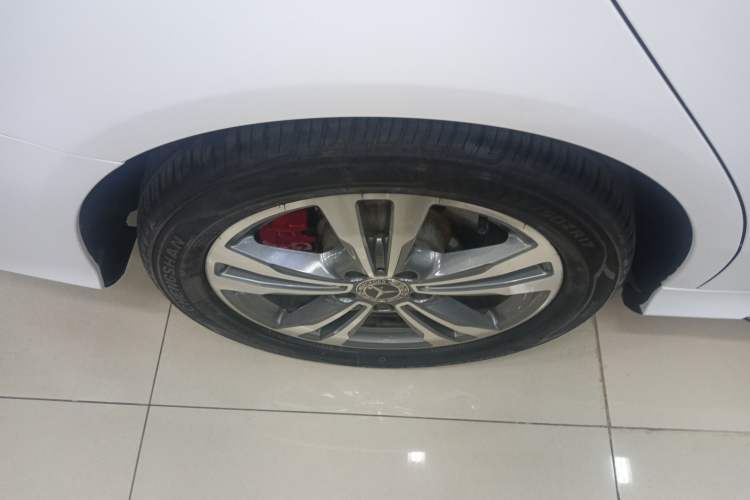 Used Mercedes-Benz C-Class 2018 C 200 L Sport Edition Right Rear Wheel Hub