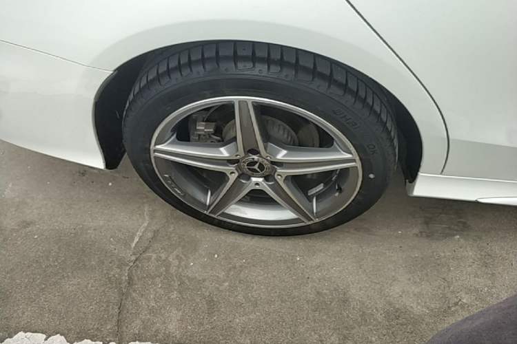 Used Mercedes-Benz C-Class 2018 C 200 L Sport Edition Achievement Special Edition Right Rear Wheel Hub