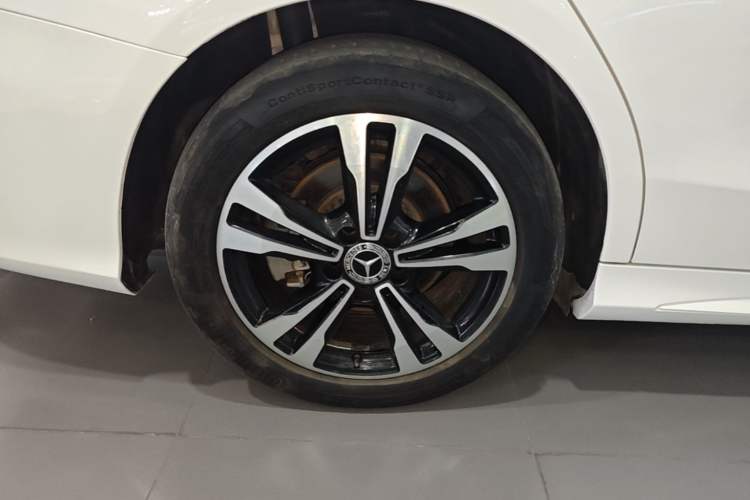 Used Mercedes-Benz C-Class 2018 C 200 Sport Edition Right Rear Wheel Hub