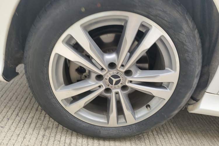 Used Mercedes-Benz C-Class 2018 C 200 L Sport Edition Right Rear Wheel Hub