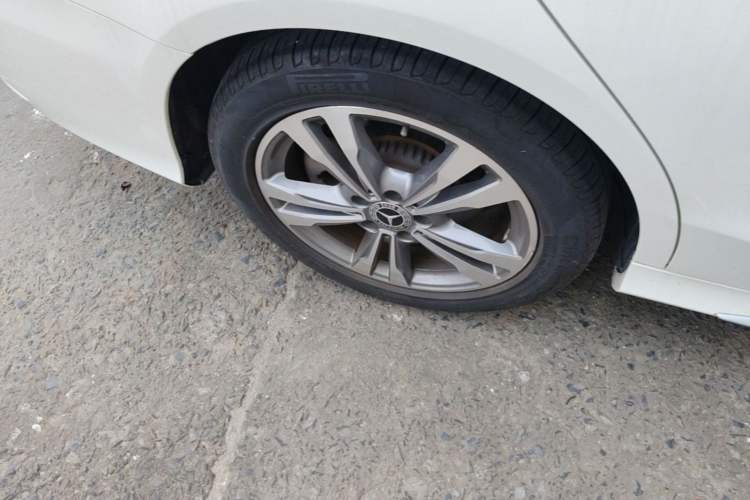 Used Mercedes-Benz C-Class 2018 C 200 L Sport Edition Right Rear Wheel Hub