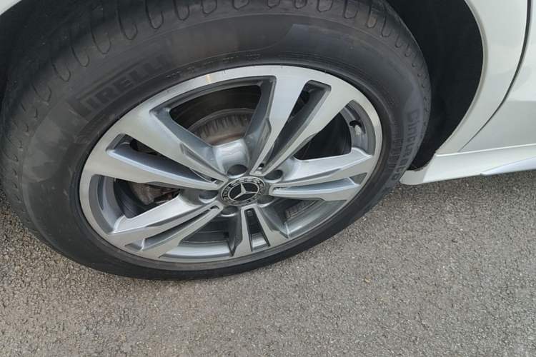 Used Mercedes-Benz C-Class 2018 C 200 L Sport Edition Right Rear Wheel Hub
