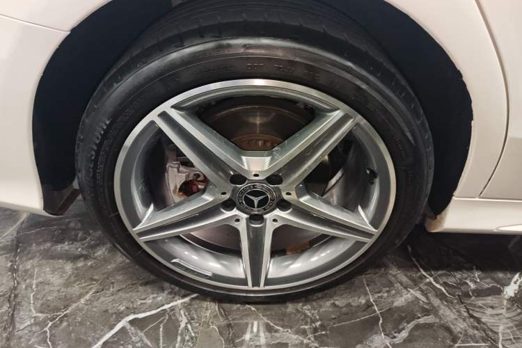 Used Mercedes-Benz C-Class 2018 C 200 Estate Right Rear Wheel Hub