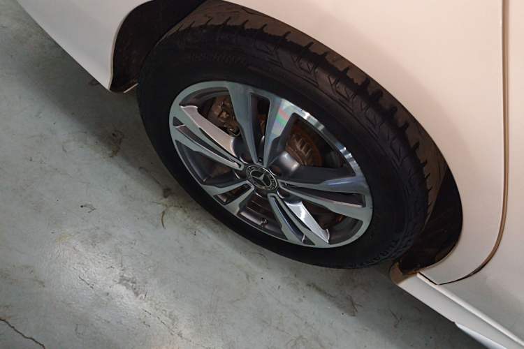 Used Mercedes-Benz C-Class 2018 C 200 L Sport Edition Right Rear Wheel Hub
